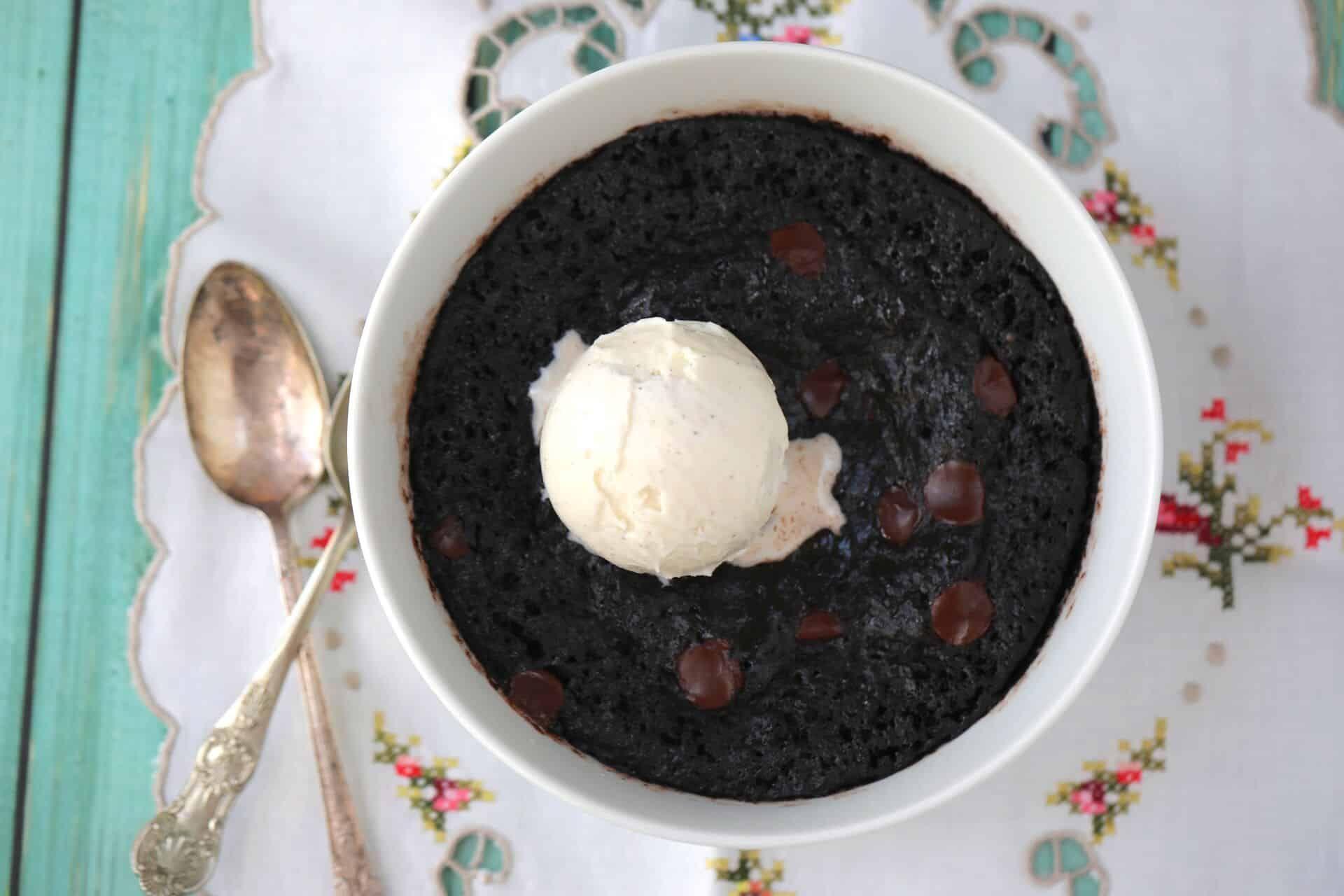 2-Minute Microwave Brownie Bowl